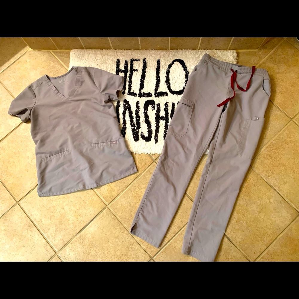Figs scrubs set in color Cement